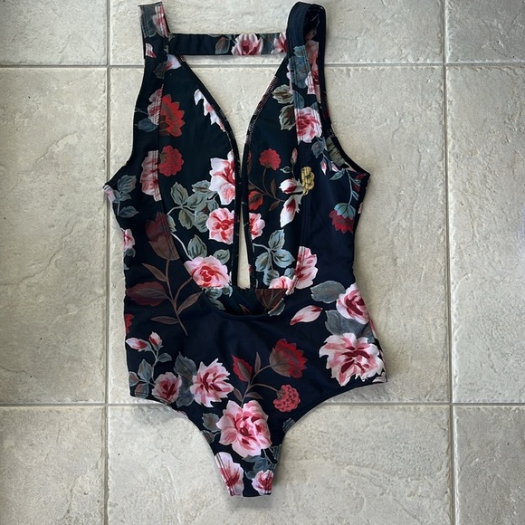 BEACH RIOT studded floral plunge neck one piece - Picture 3 of 6